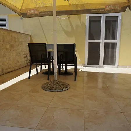 Apartment Apartman Lea