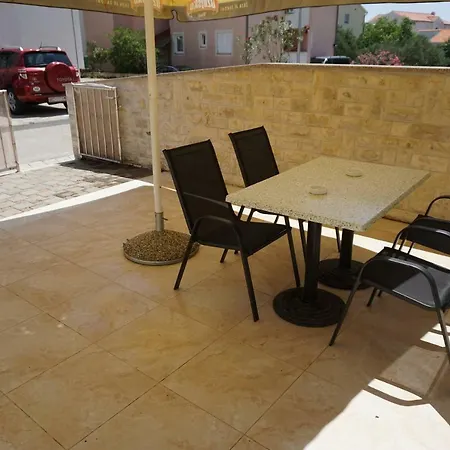 Apartment Apartman Lea