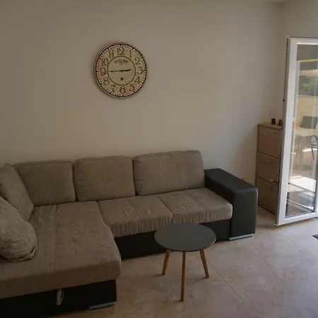 Apartman Lea Apartment *