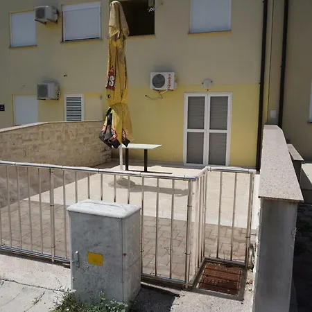 Apartman Lea * Srima